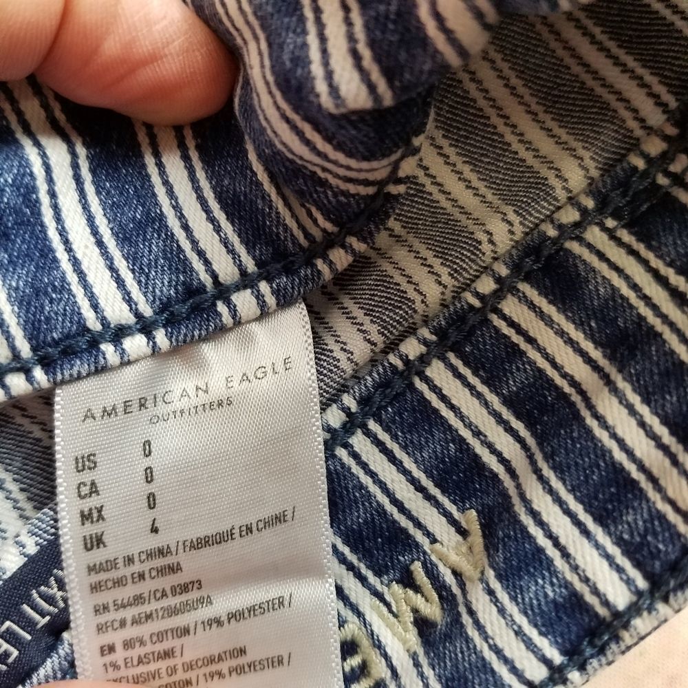 American Eagle Outfitters stripped shorts 0 - Picture 3 of 4
